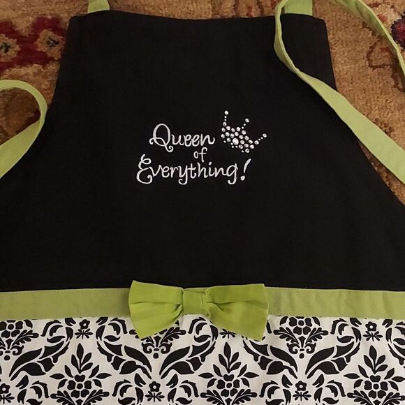 Kay Dee Designs Cotton  Apron black and white Queen of Everything Apron - Picture 2 of 2